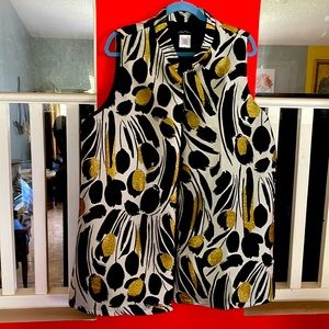 Womens sleeve less coat